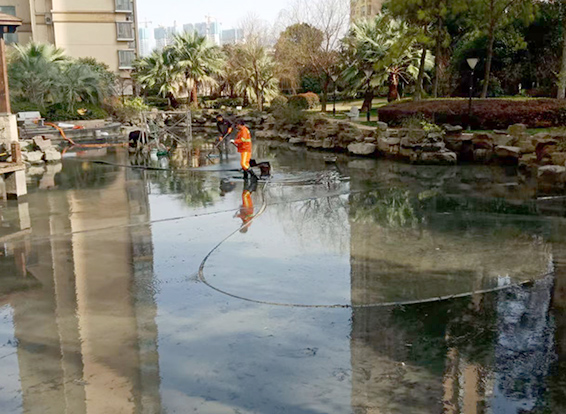 杨浦景观池淤泥清理